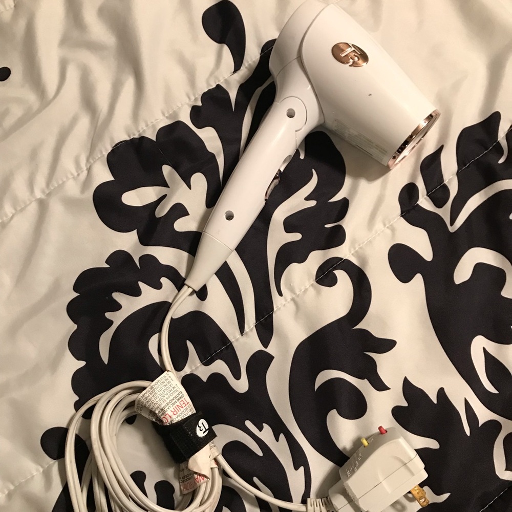 T3 Featherweight Compact Folding Dryer